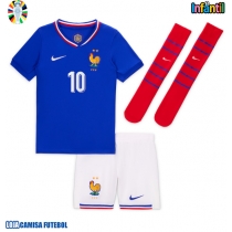 Camisa de Futebol França Kylian Mbappe #10 Equipamento Principal Infantil Europeu 2024 Manga Curta (+ Calças curtas)